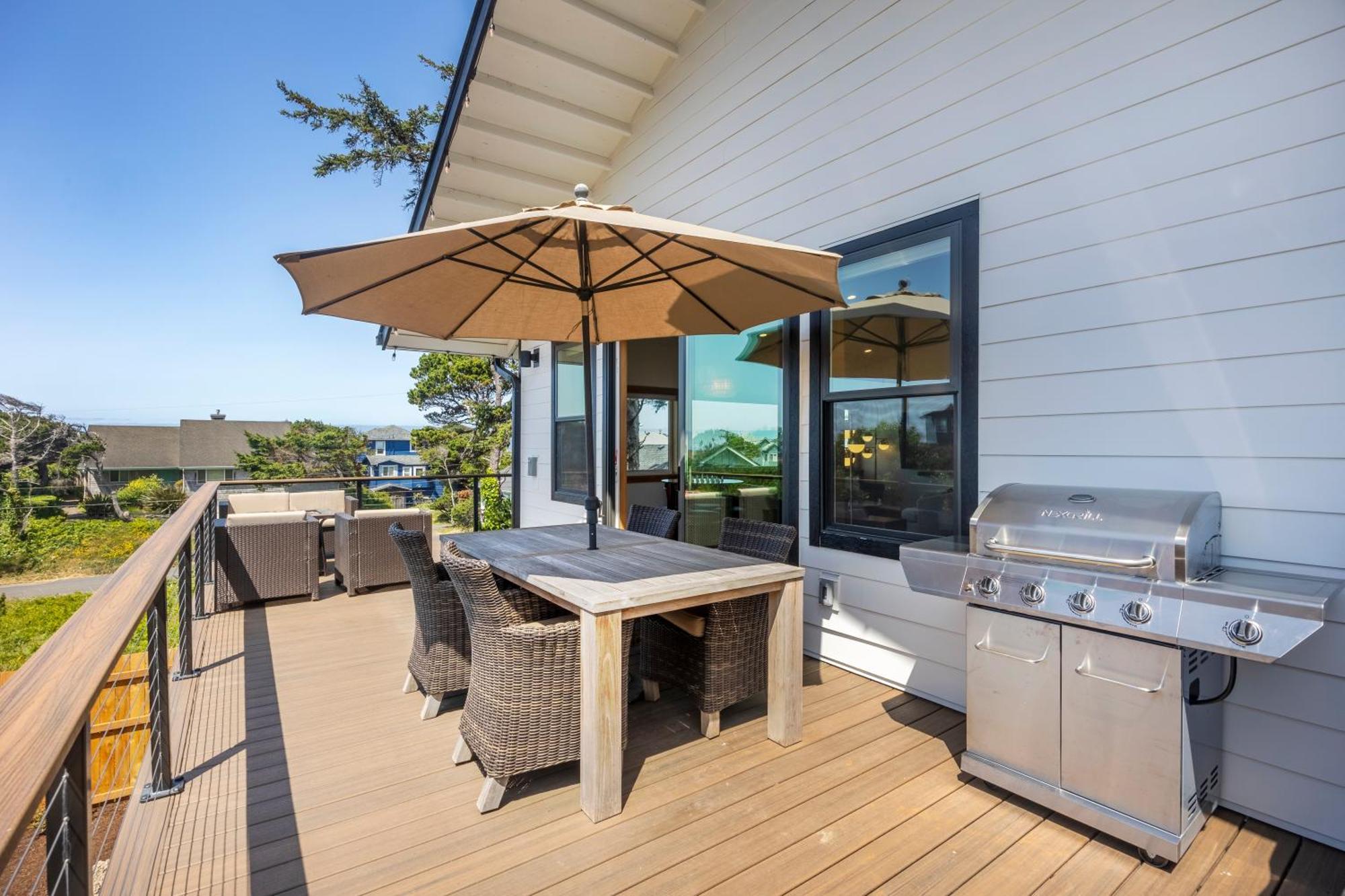 3 Bd 3 Ba And Bunks - Blue Door Retreat - New In 2024 * Lincoln City