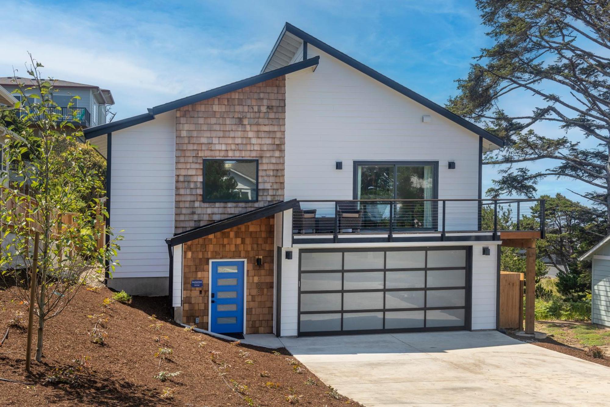 3 Bd 3 Ba And Bunks - Blue Door Retreat - New In 2024 Holiday home Lincoln City