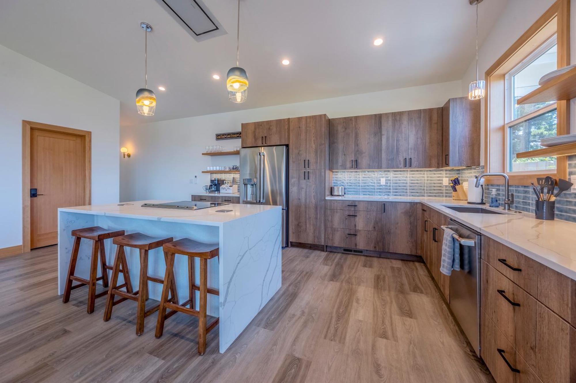 3 Bd 3 Ba And Bunks - Blue Door Retreat - New In 2024 Holiday home Lincoln City