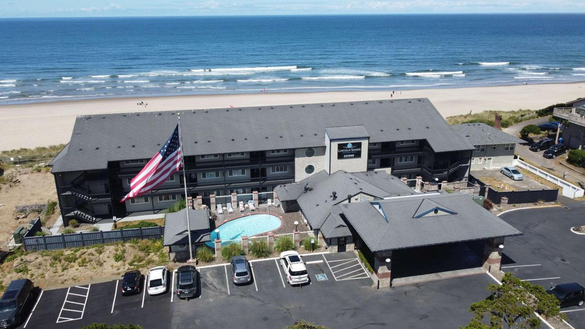 Hotel Sands Oceanfront Resort, Ascend Collection