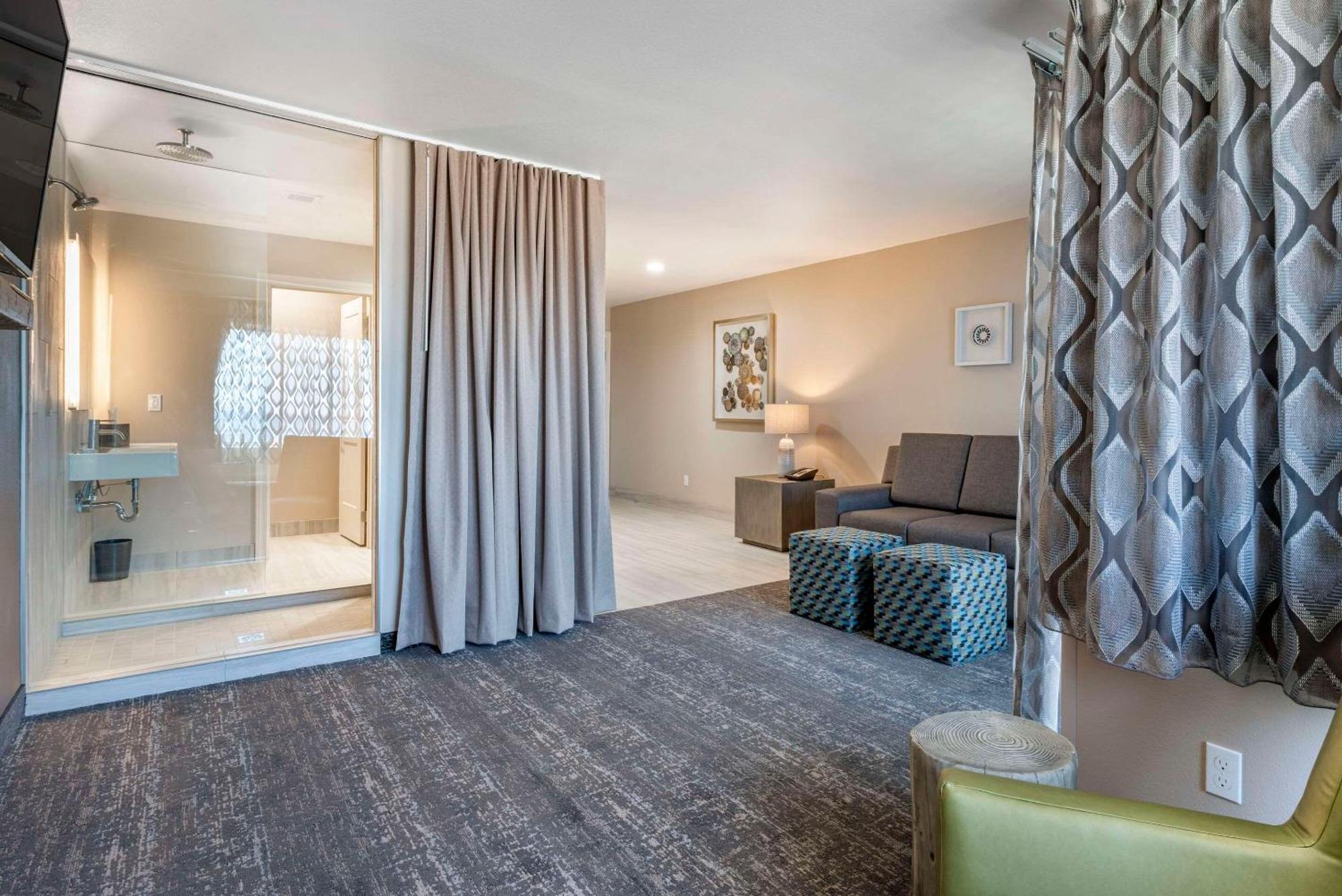 Sands Oceanfront Resort, Ascend Collection 3*