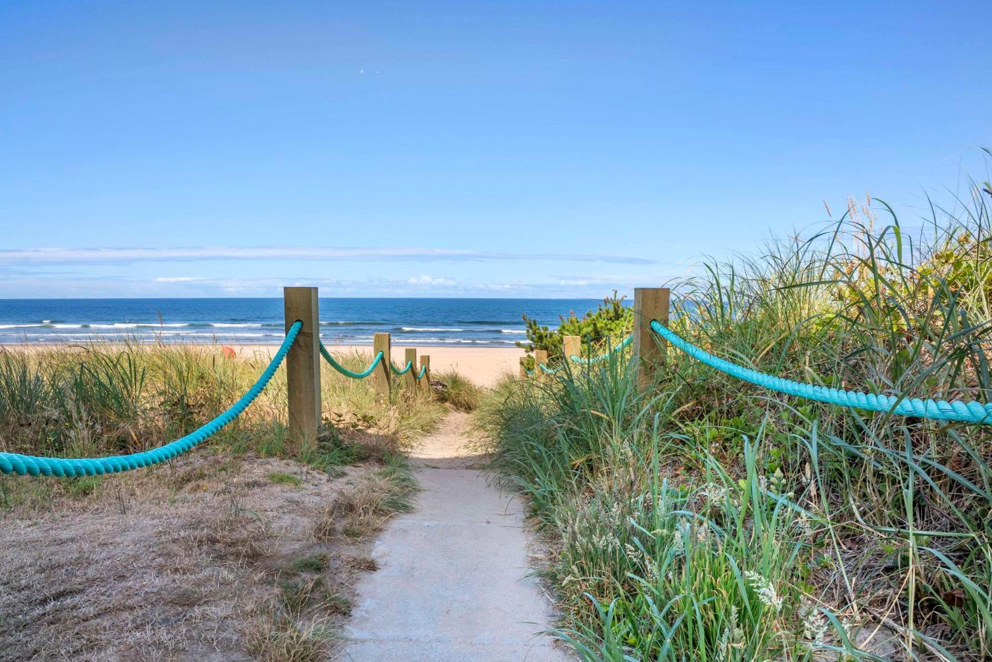 Hotel Sands Oceanfront Resort, Ascend Collection 3*