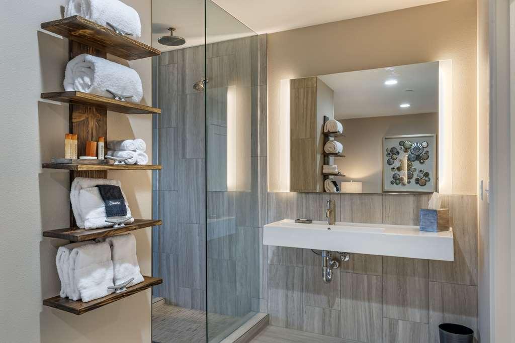 Hotel Sands Oceanfront Resort, Ascend Collection