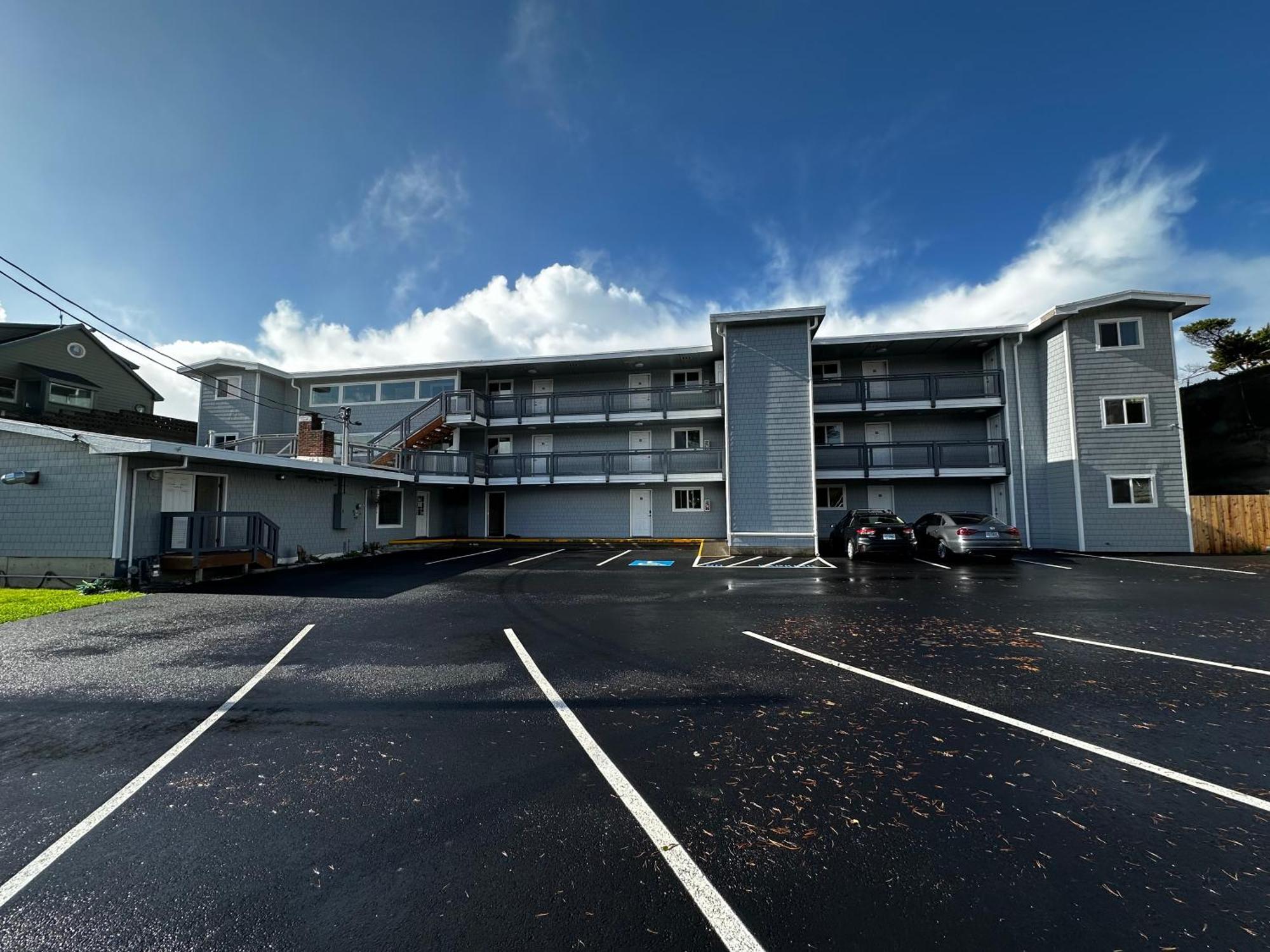 West Hotel 3*