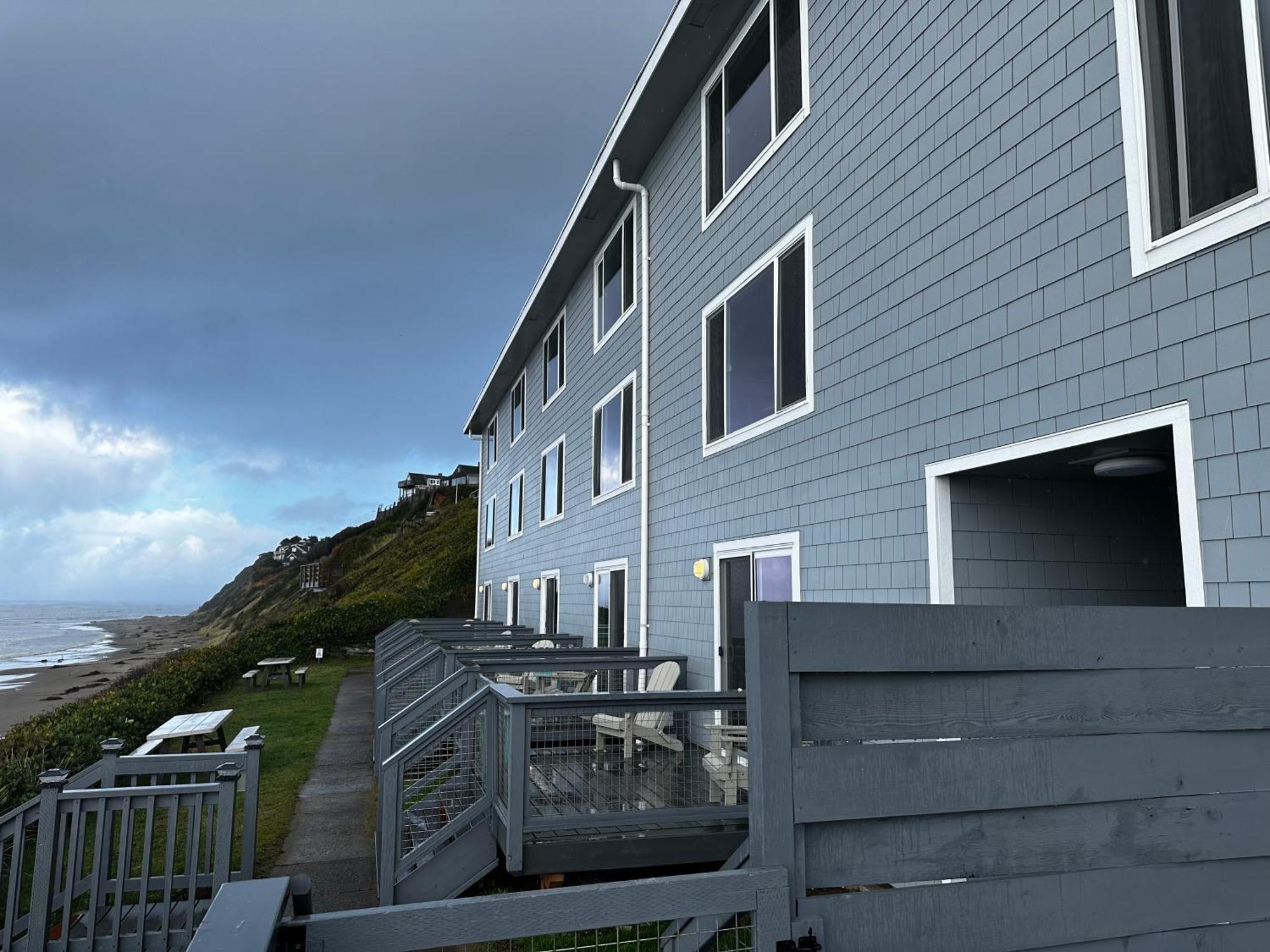 West 3* Lincoln City