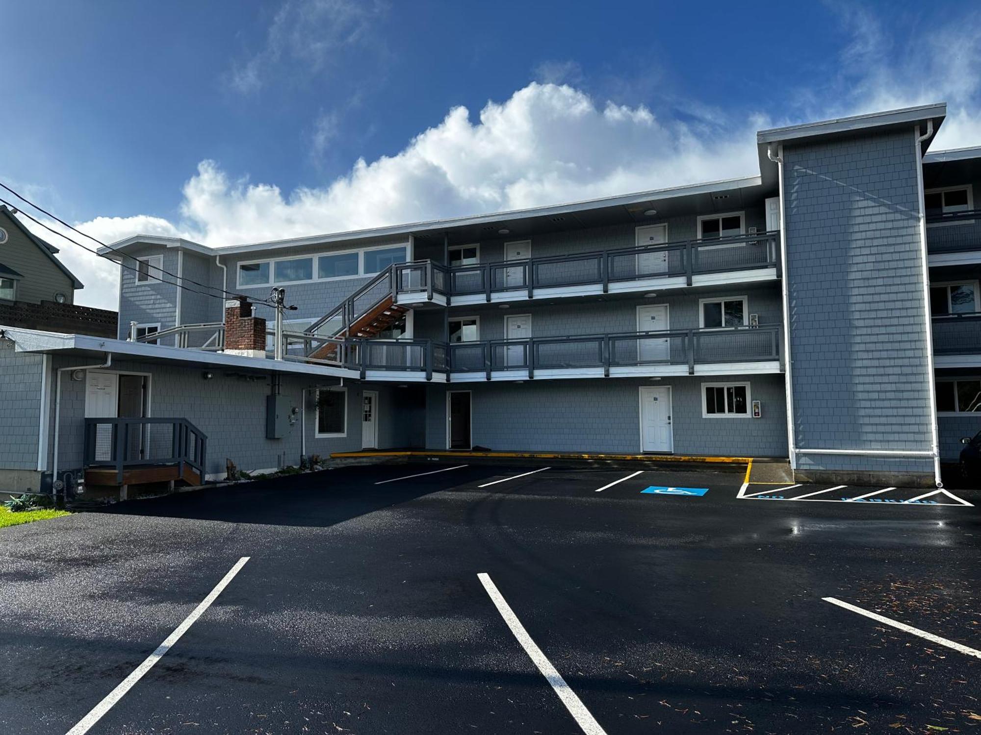 Hotel West
