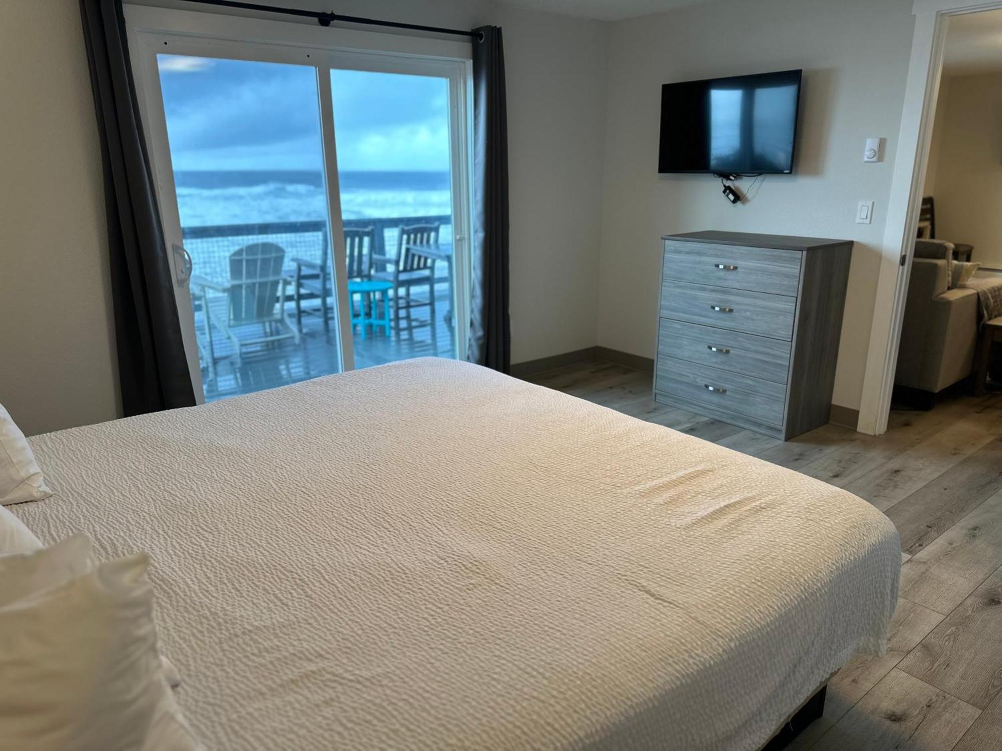 West 3* Lincoln City