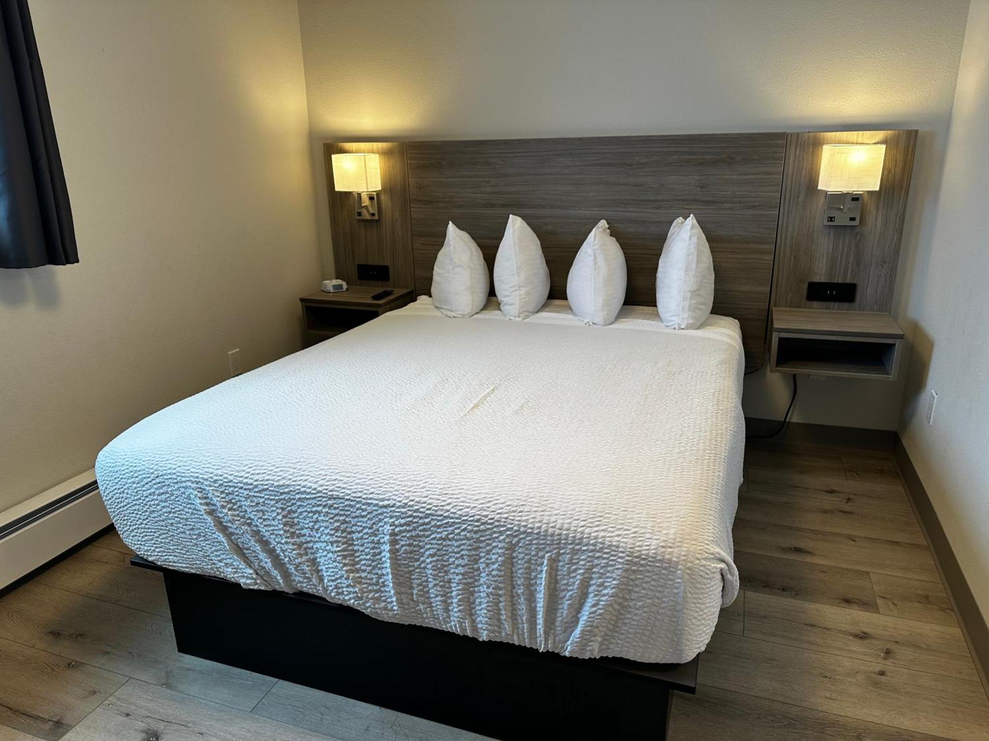 Hotel West