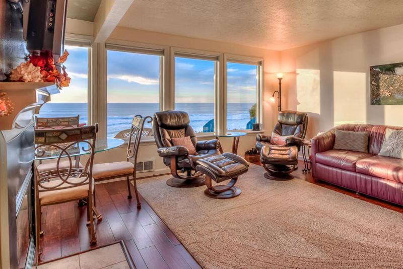 The Cliff House - * Lincoln City