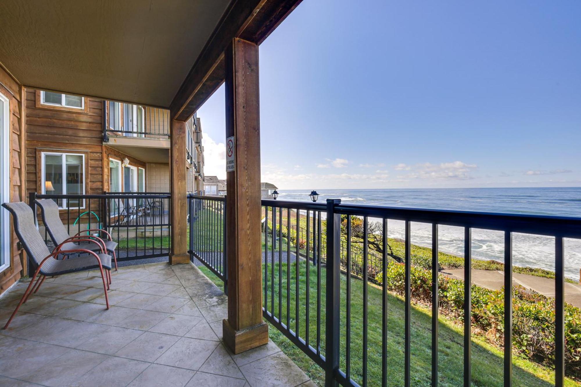 Cozy Oregon - Steps To Beach! *