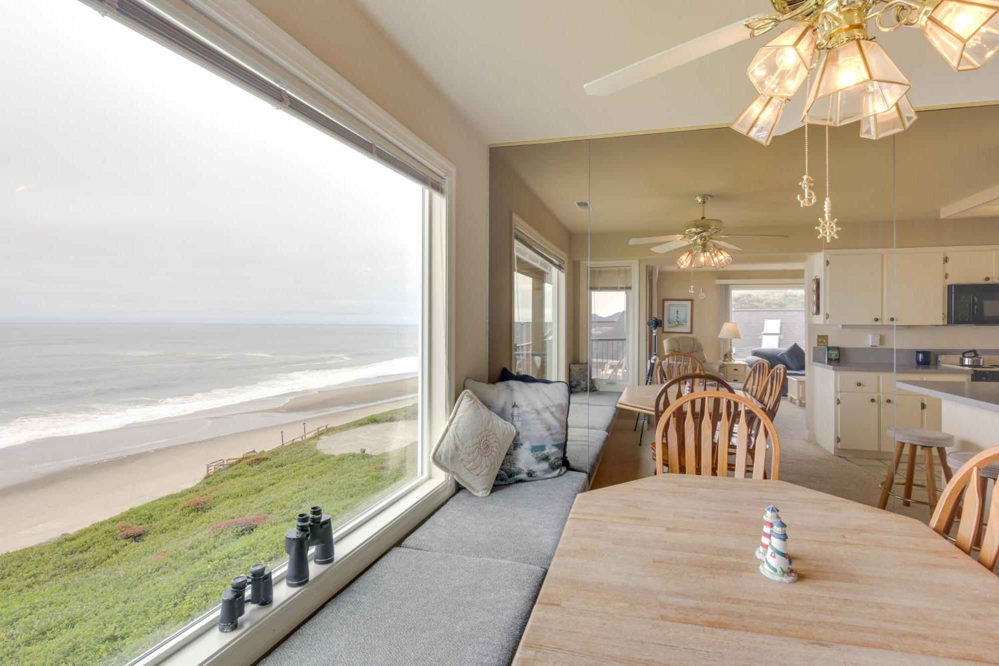 Apartment Oceanfront Oregon Retreat - Pool, Sauna And Patio!