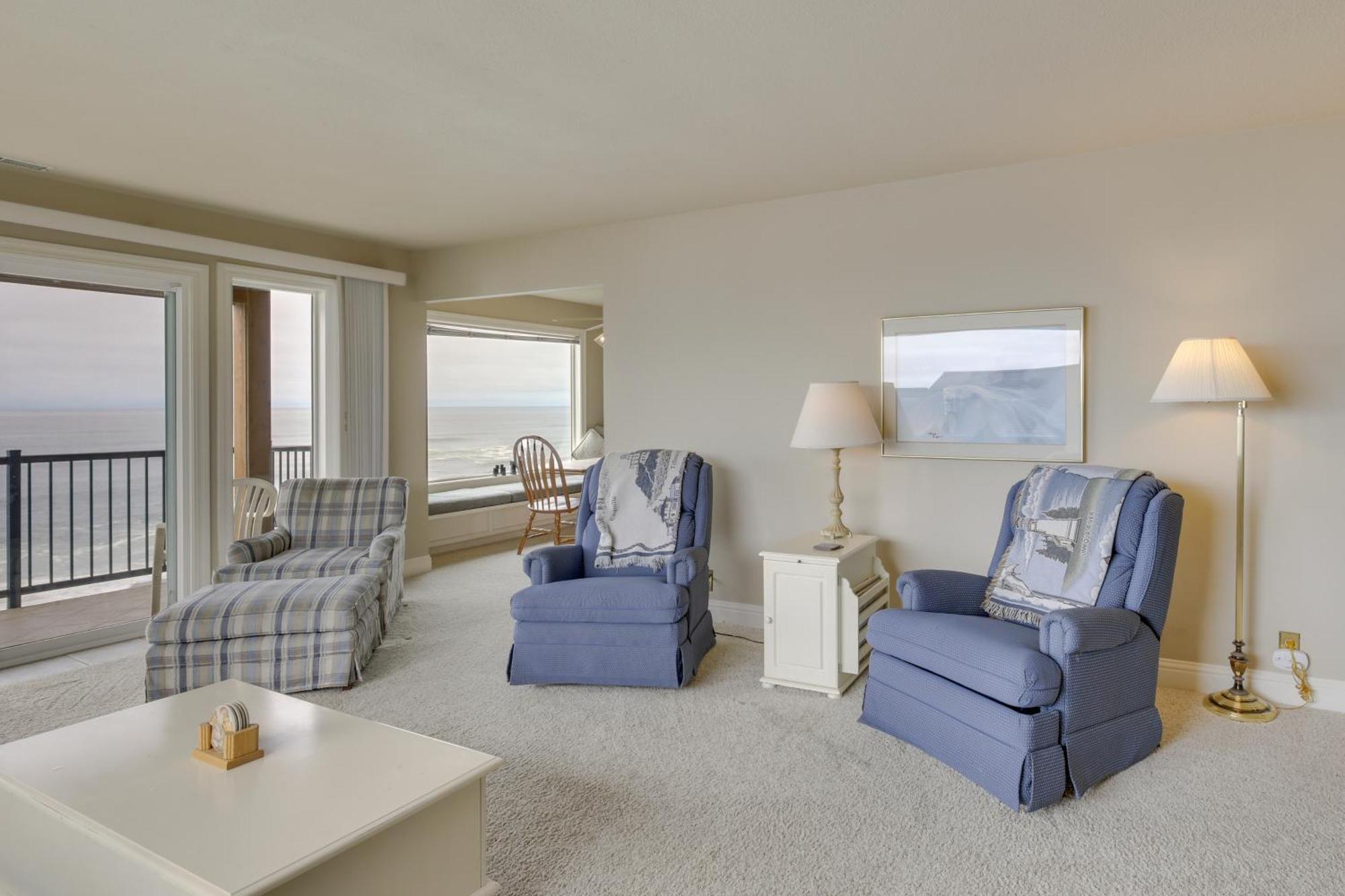 Oceanfront Oregon Retreat - Pool, Sauna And Patio! *