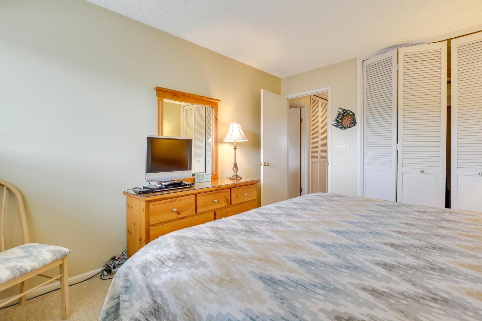 Comfortable With Patio And Views! Lincoln City