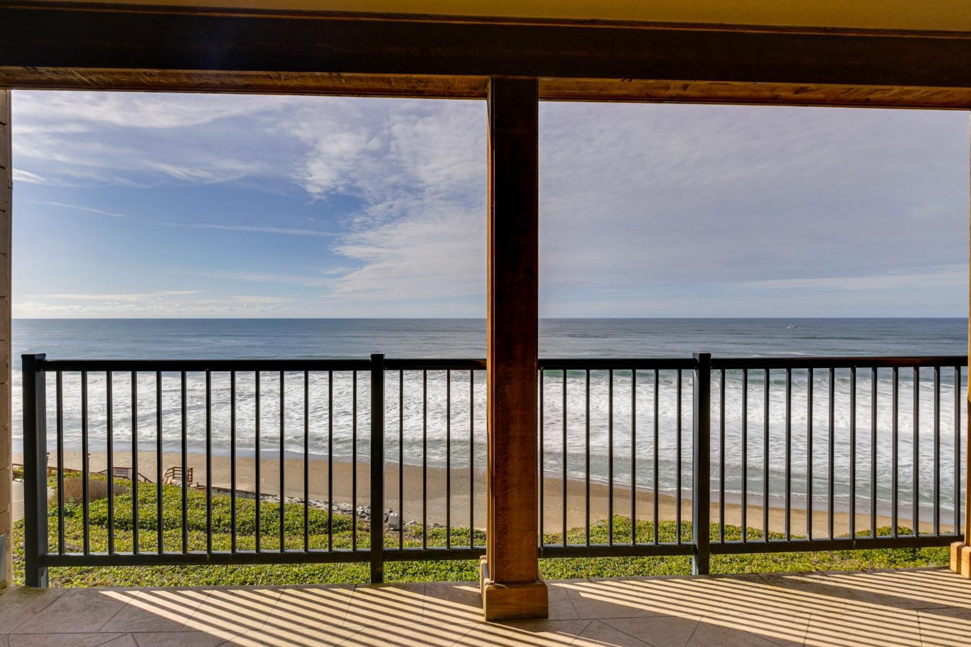 Comfortable With Patio And Views! Apartment