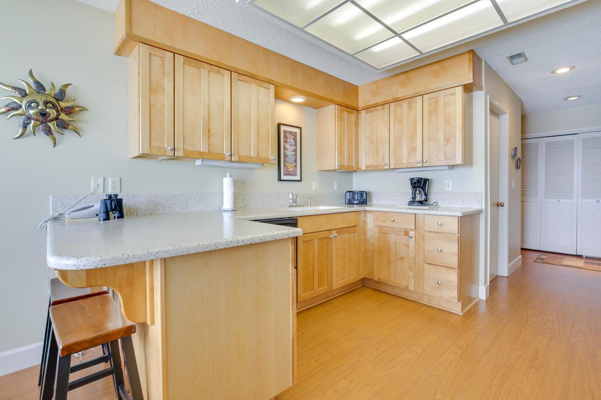 Apartment Comfortable With Patio And Views!