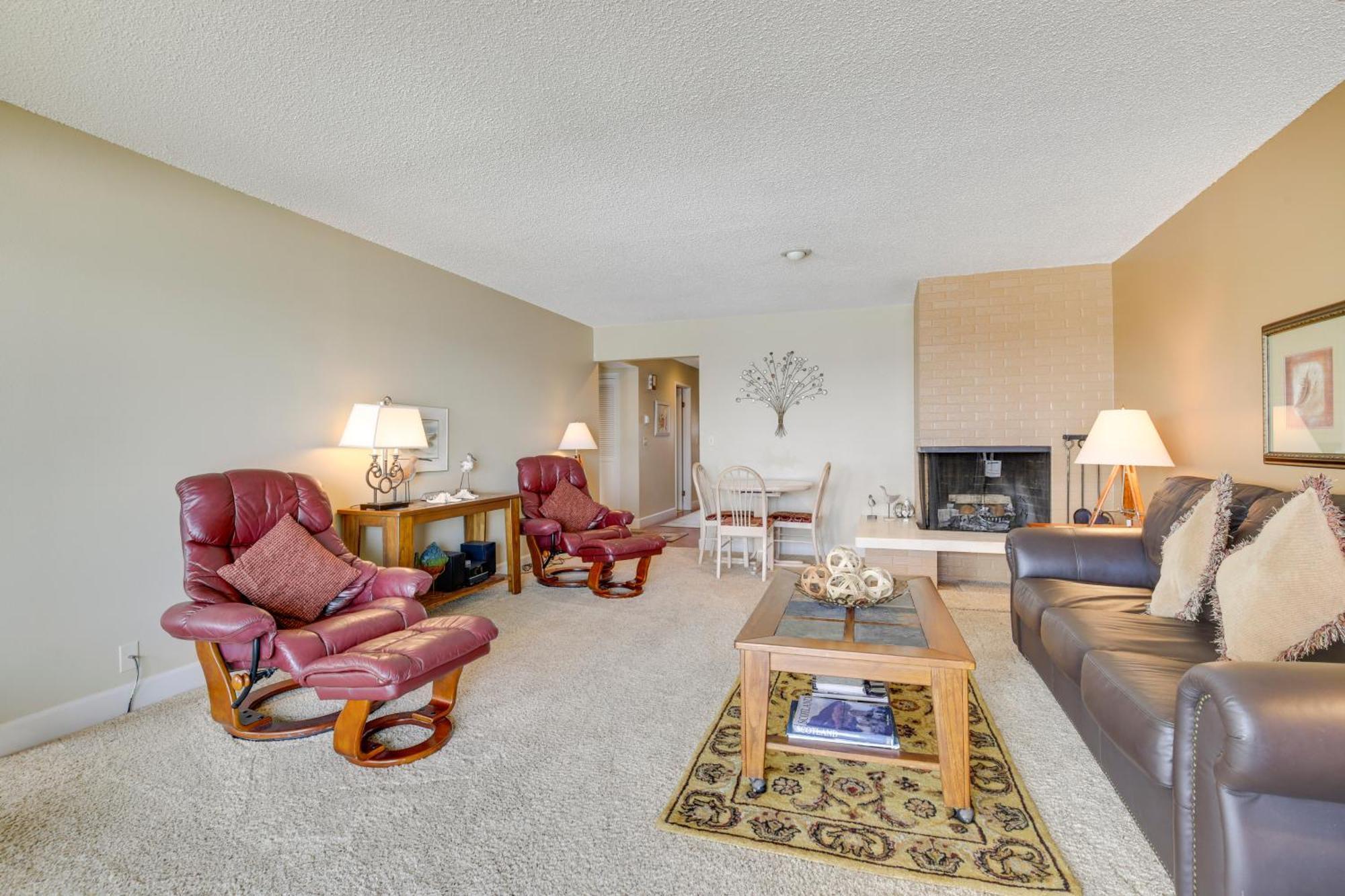 Comfortable With Patio And Views! Apartment *