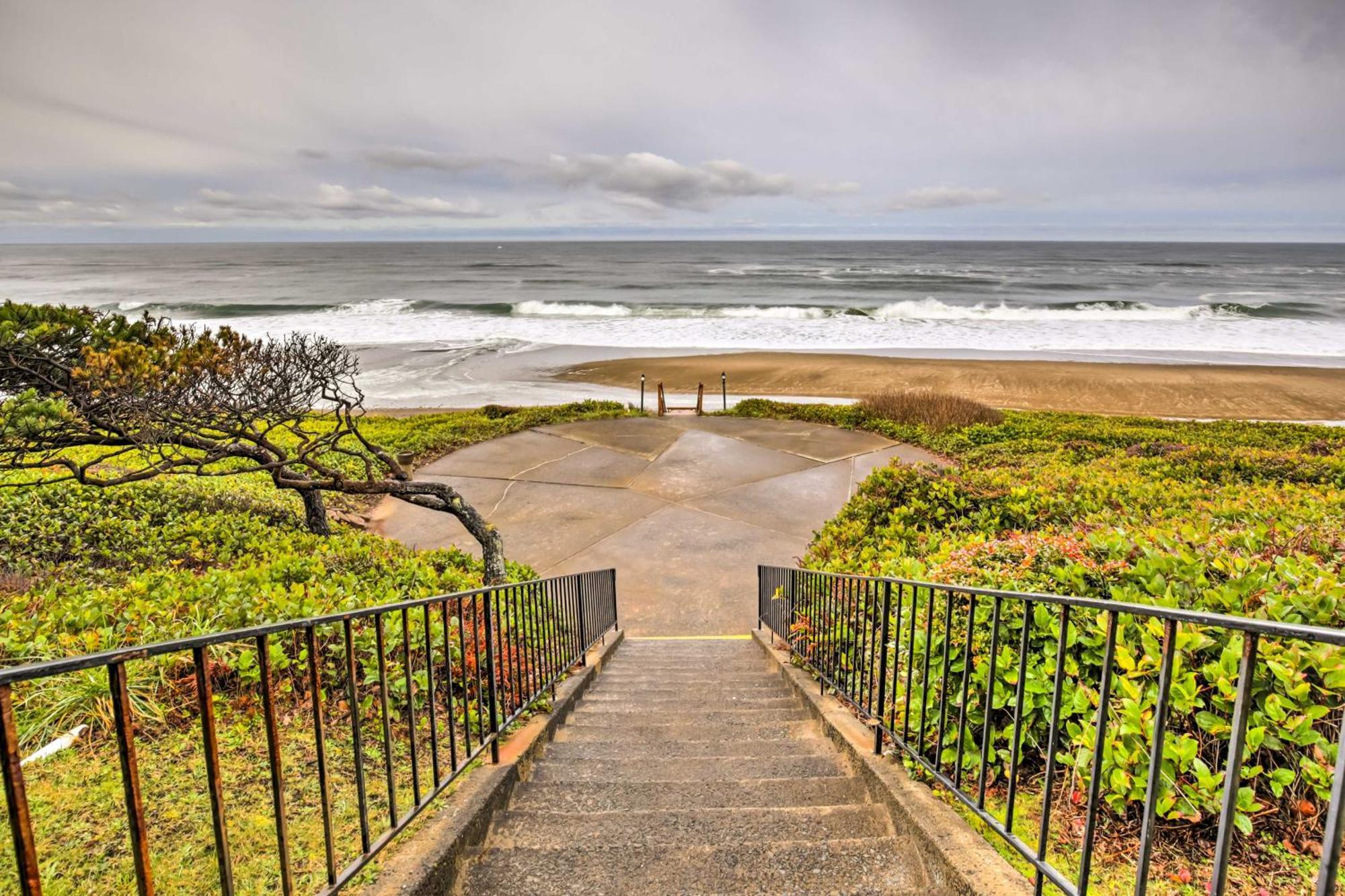 Pool Access, Walk To Beach! * Lincoln City