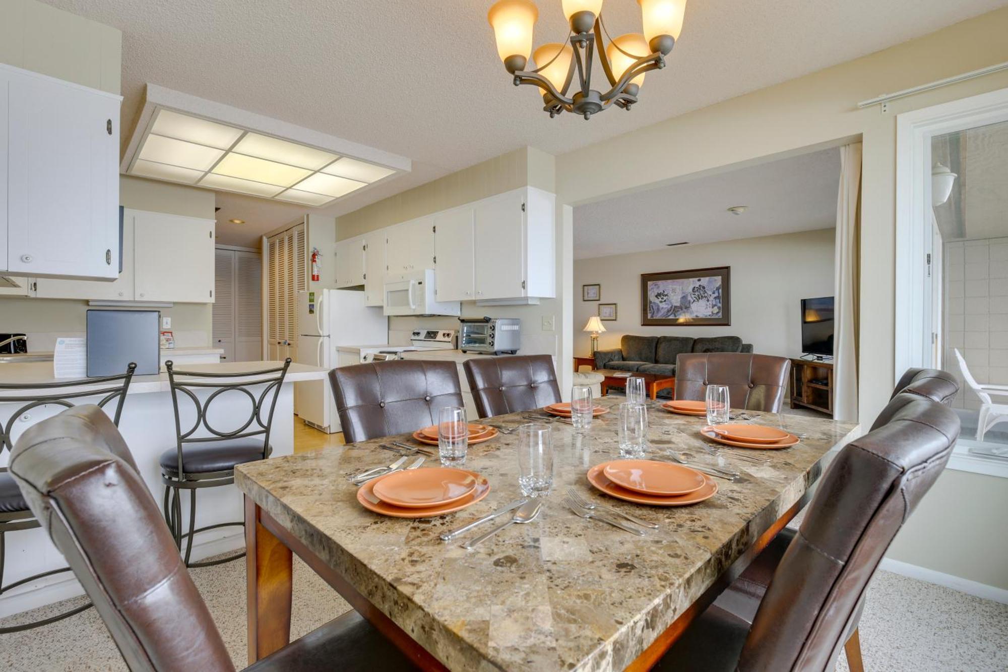 Apartment Pool Access, Walk To Beach!