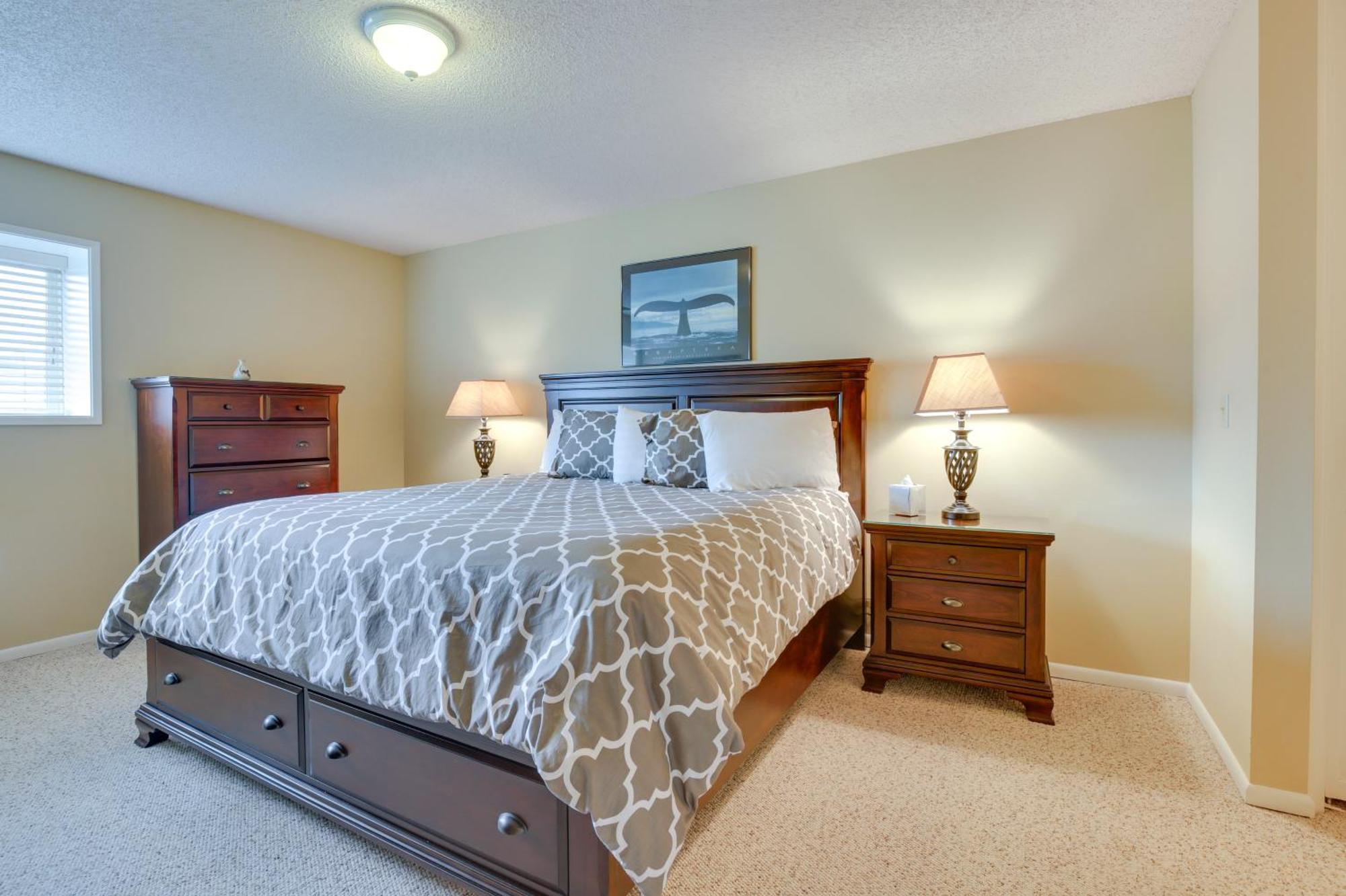 Apartment Pool Access, Walk To Beach! Lincoln City
