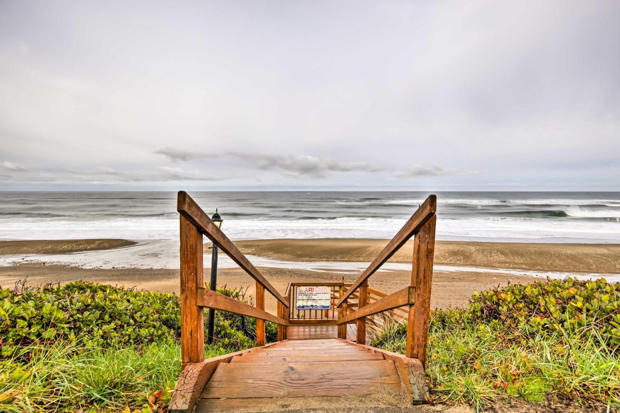 Apartment Pool Access, Walk To Beach! *