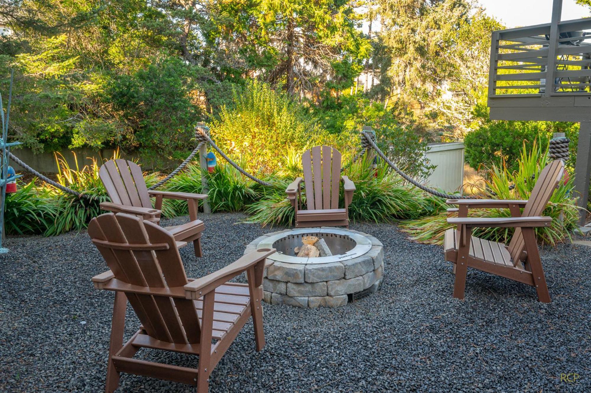 New Listing Shore Beats Work! Lincoln City
