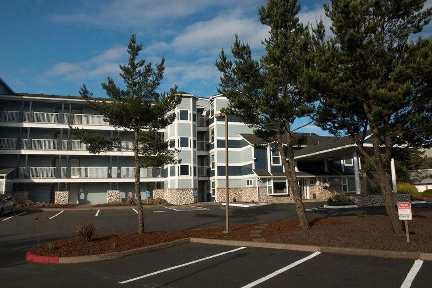 Waters Edge 308 Apartment