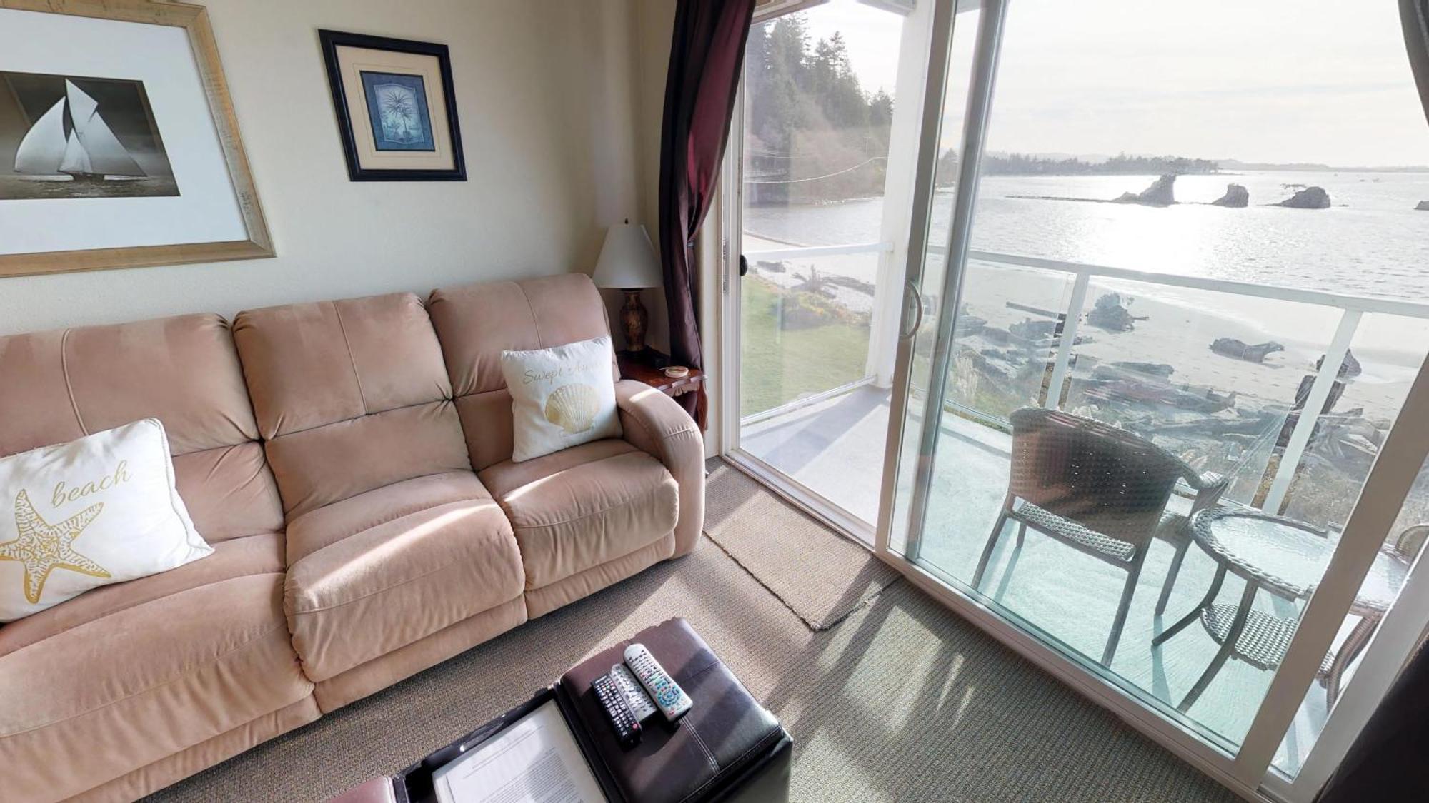 Waters Edge 308 * Lincoln City