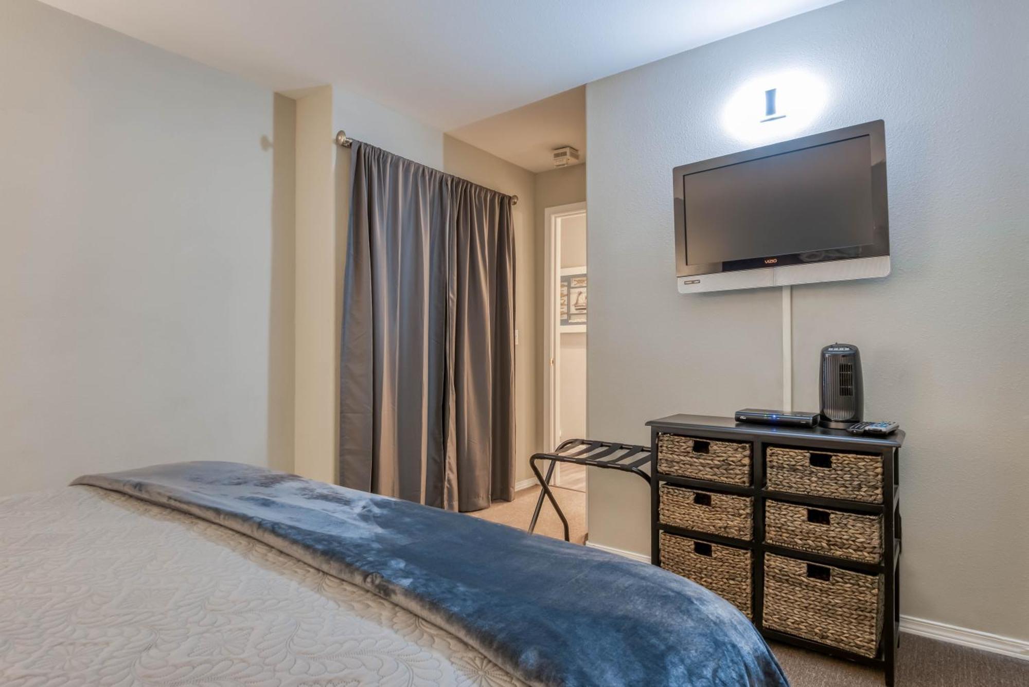 Apartment Waters Edge 309 *