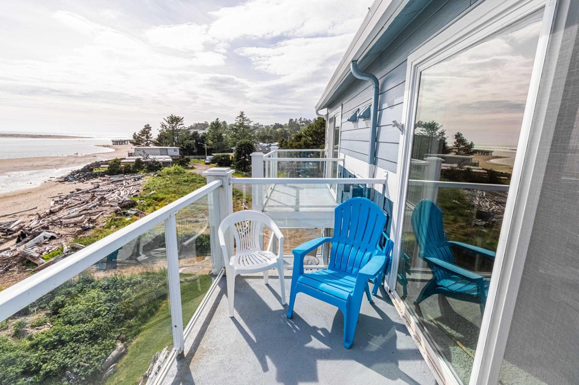 Waters Edge 412 * Lincoln City