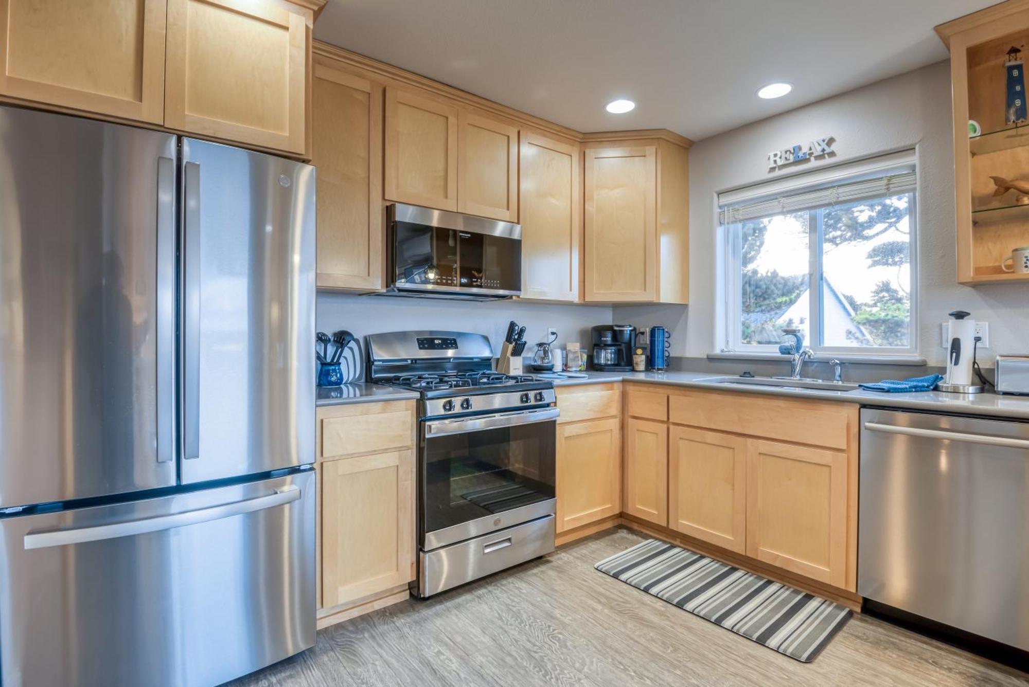 Pacific Peeks One - Oceanview - Ev Charger - Pet Friendly Lincoln City