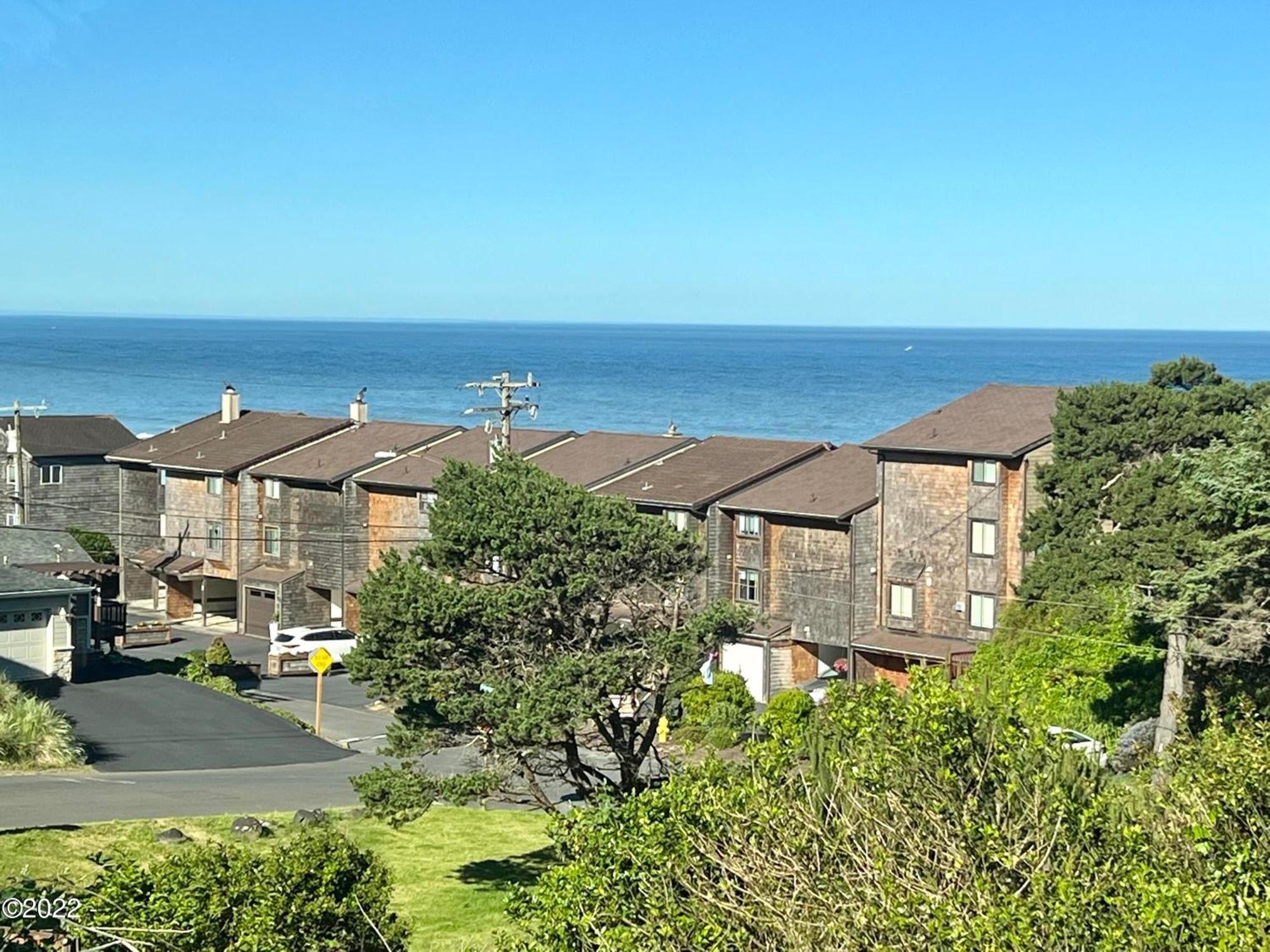 Pacific Peeks One - Oceanview - Ev Charger - Pet Friendly Apartment Lincoln City