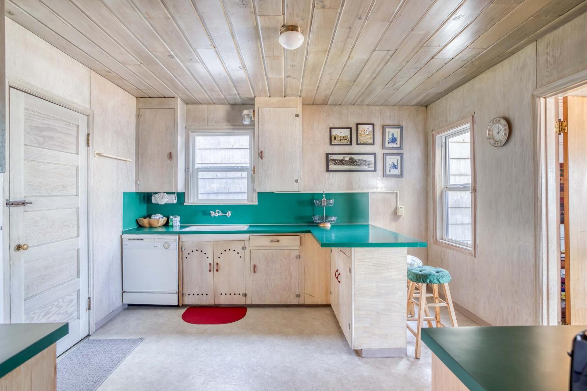 By George Holiday home *