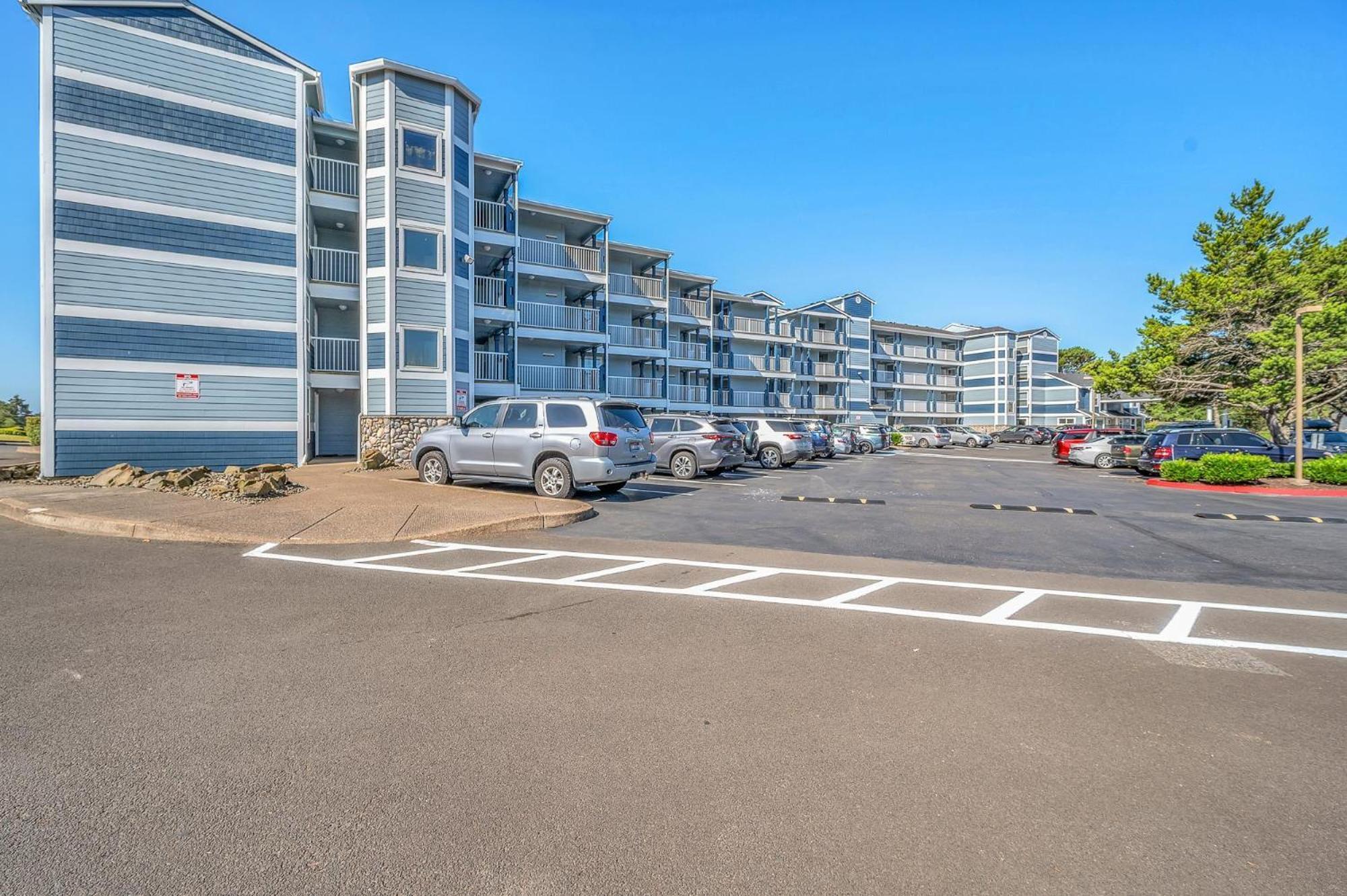 Apartment Waters Edge 308 *