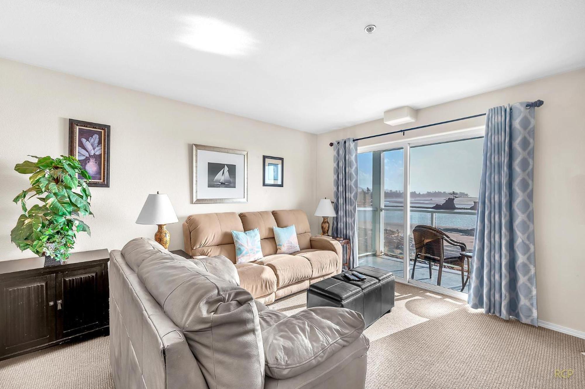 Waters Edge 308 Apartment