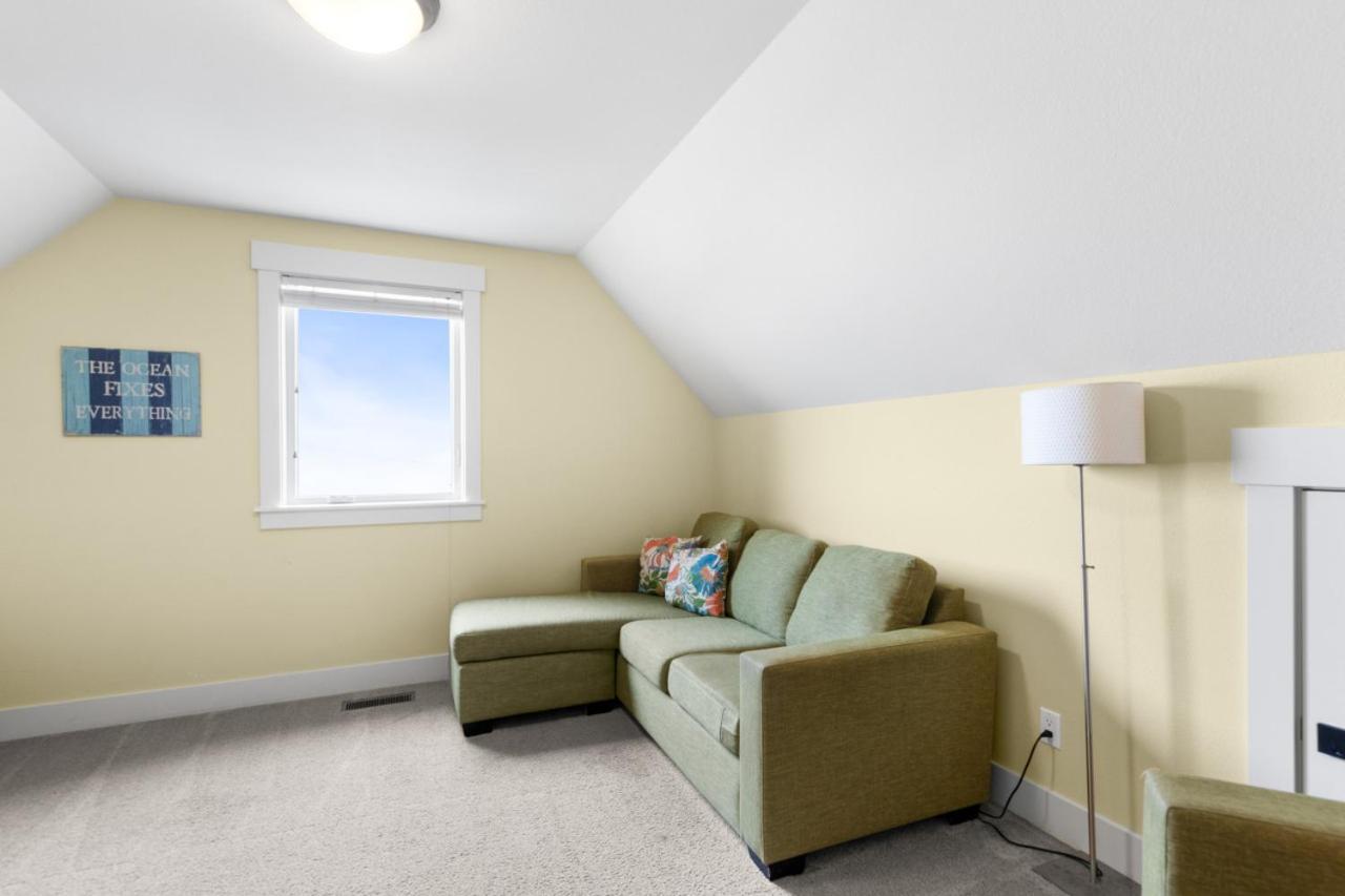 Ocean View, Hot Tub, Sleeps 10