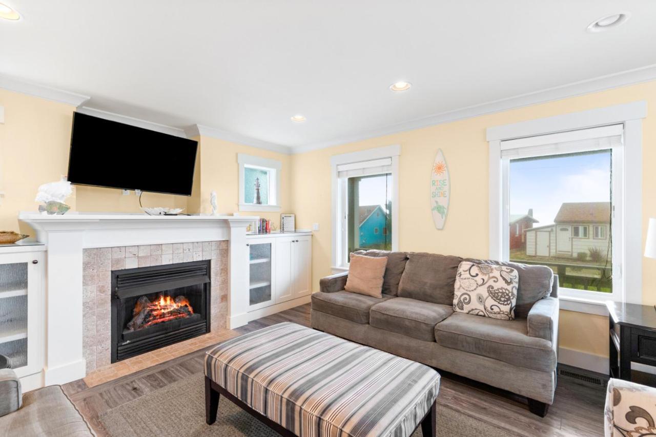 Ocean View, Hot Tub, Sleeps 10 *