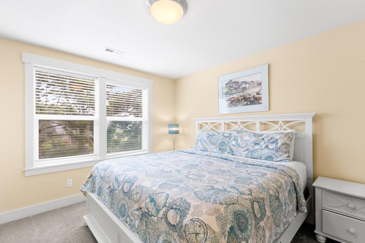 Ocean View, Hot Tub, Sleeps 10 * Lincoln City