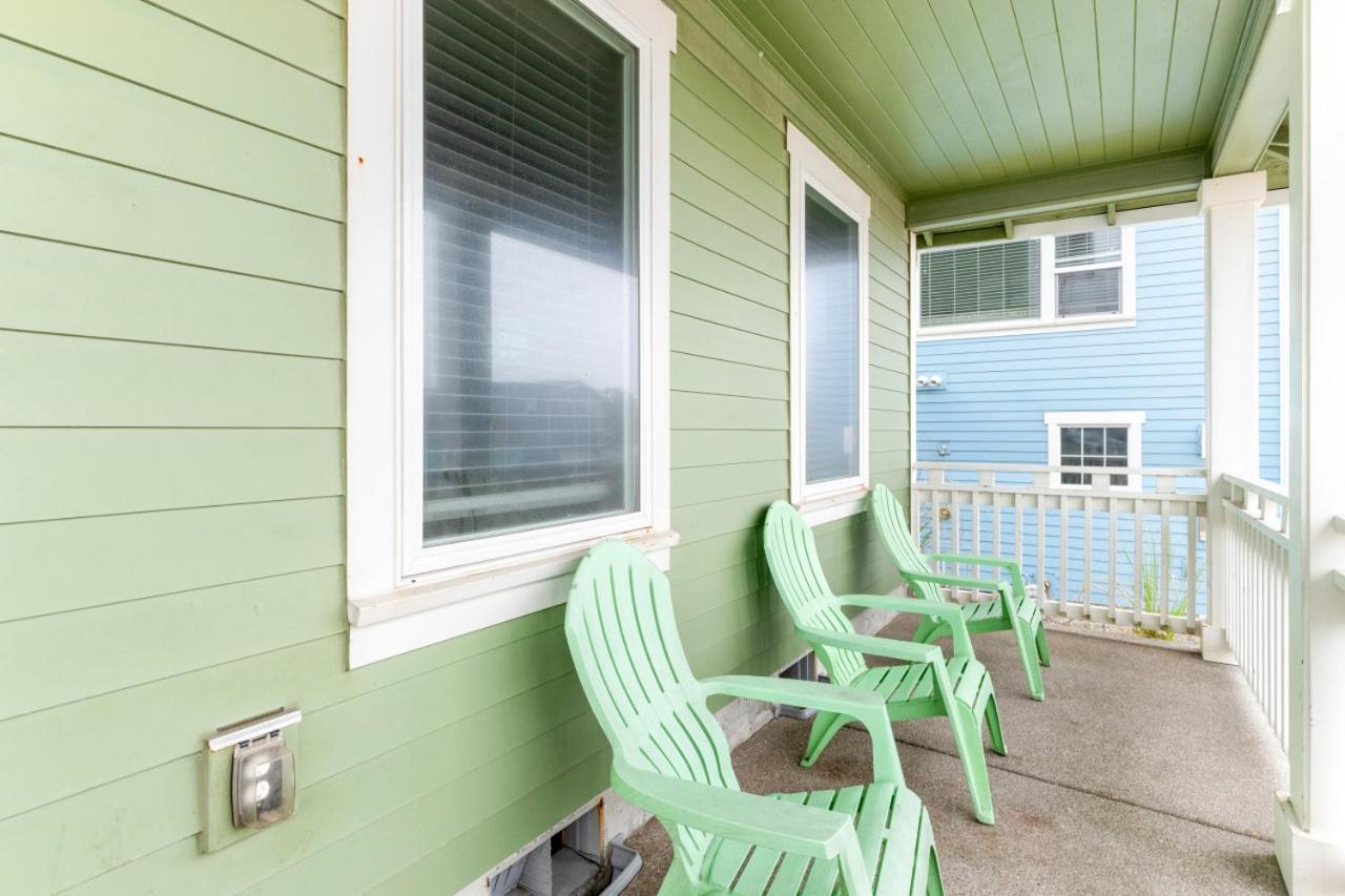 Ocean View, Hot Tub, Sleeps 10 Holiday home