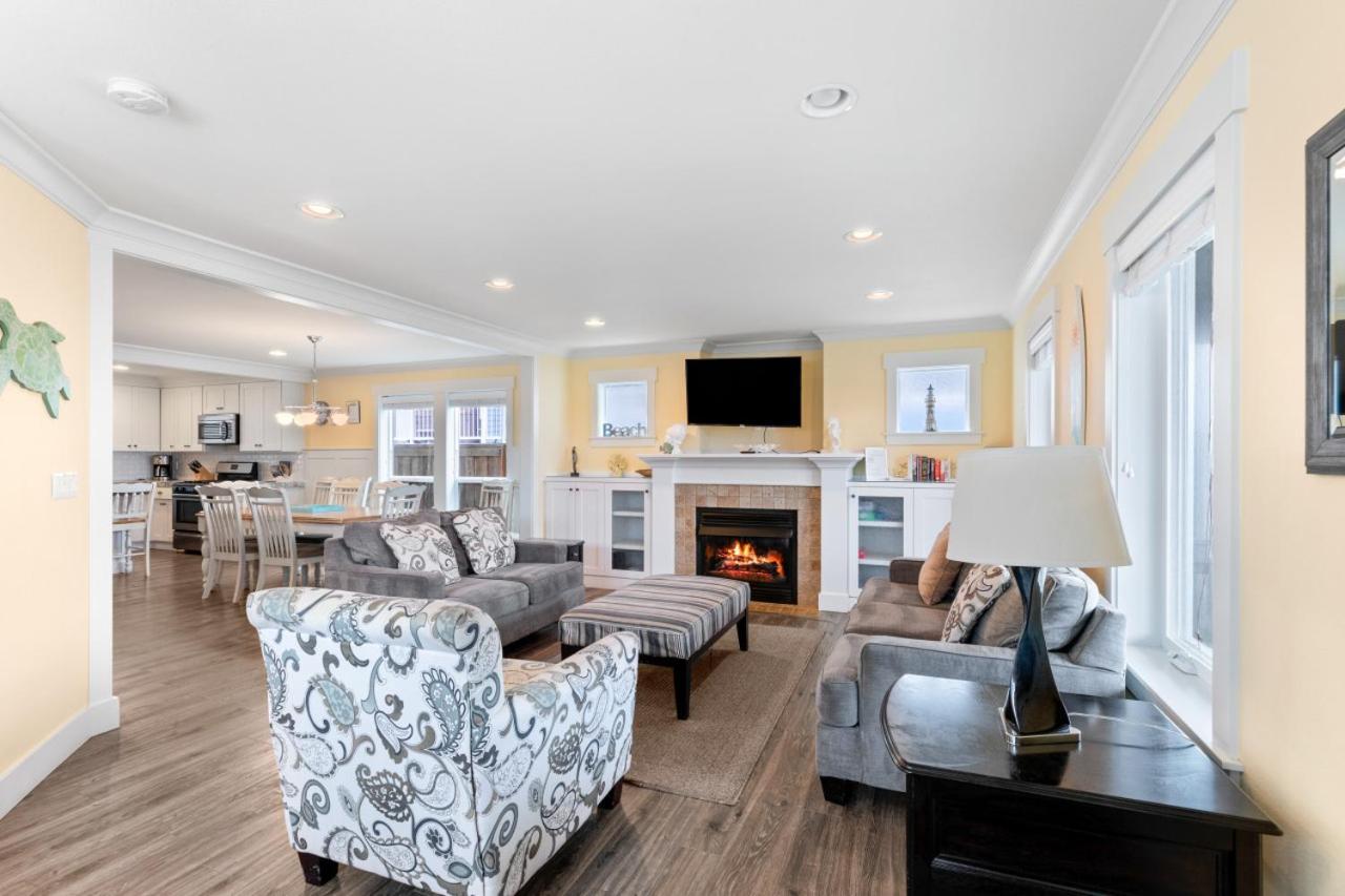 Ocean View, Hot Tub, Sleeps 10 Holiday home *