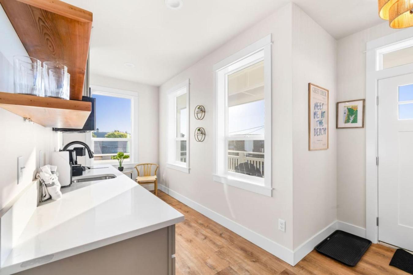 New Construction In 2025, Ocean View, Hot Tub, Arcade, Sleeps 20 Holiday home Lincoln City