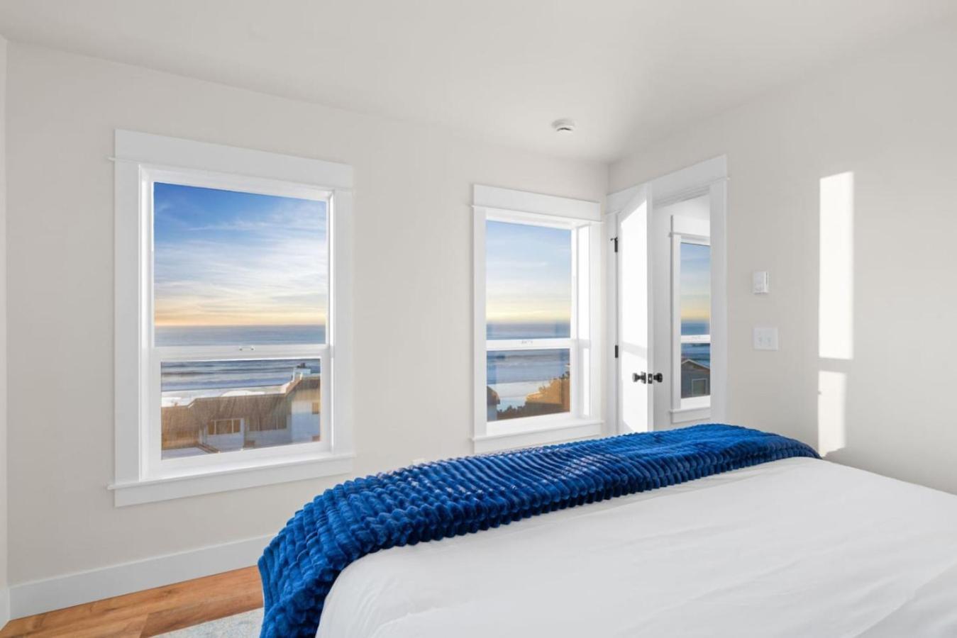 Holiday home New Construction In 2025, Ocean View, Hot Tub, Arcade, Sleeps 20 *