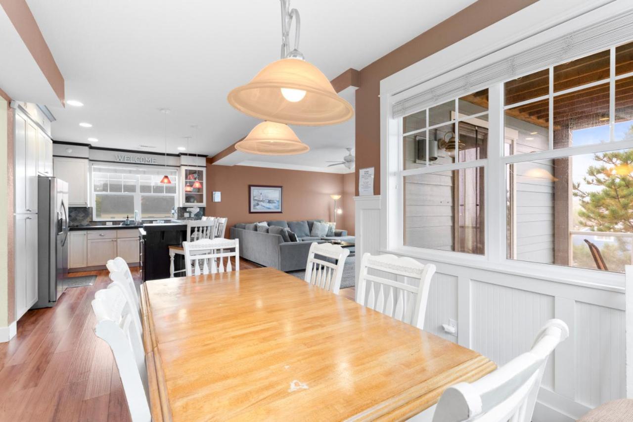 Blue Marlin, Arcade, Hot Tub, Sleeps 10 *