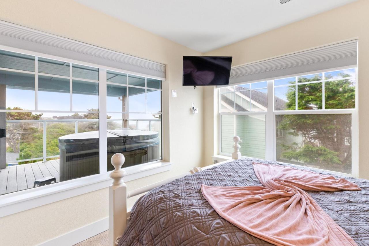 Holiday home Blue Marlin, Arcade, Hot Tub, Sleeps 10