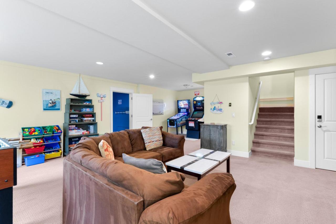 Blue Marlin, Arcade, Hot Tub, Sleeps 10 Holiday home Lincoln City