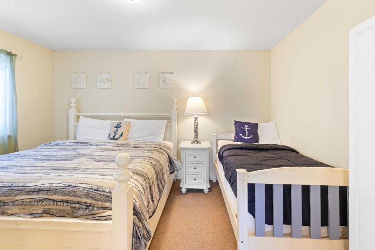 Blue Marlin, Arcade, Hot Tub, Sleeps 10 Holiday home Lincoln City