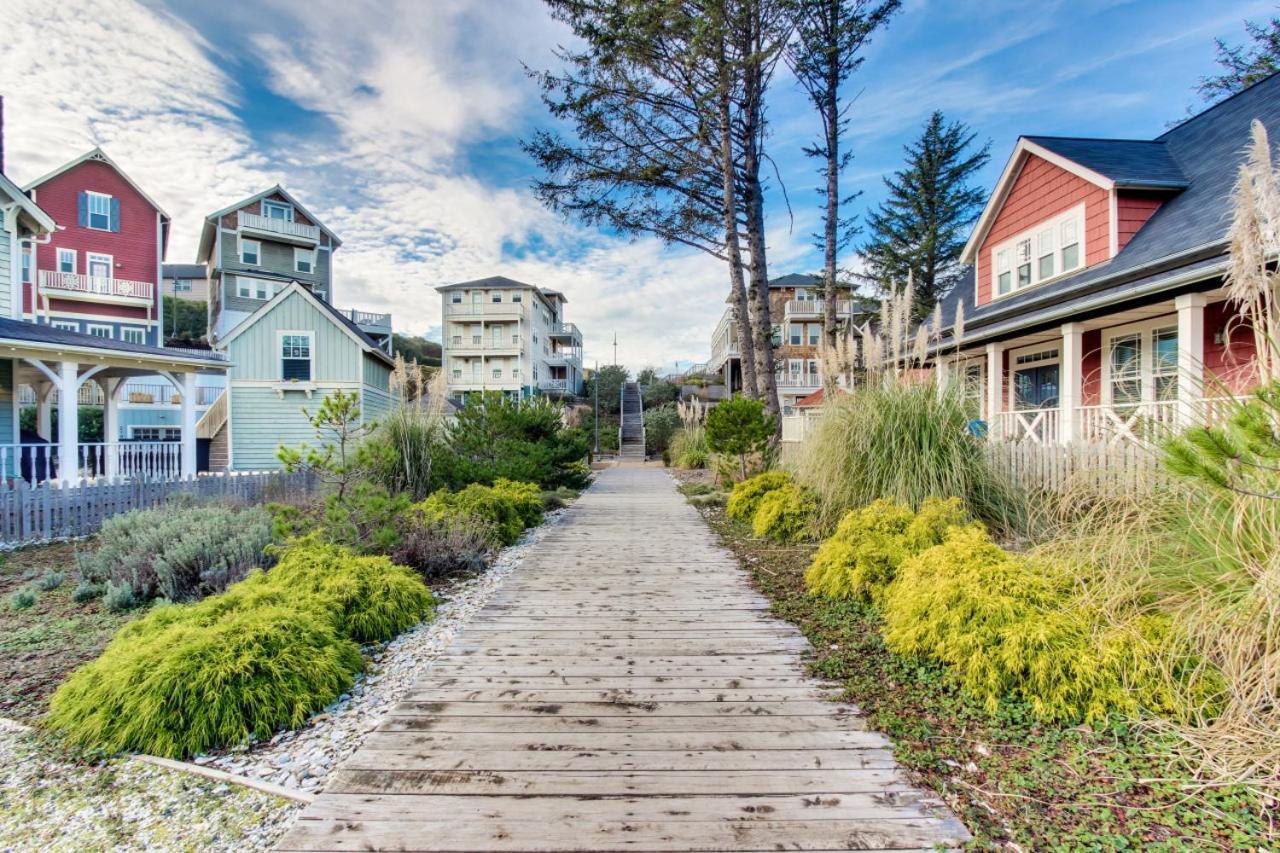 The Jamm House With Arcade And Hot Tub Holiday home Lincoln City