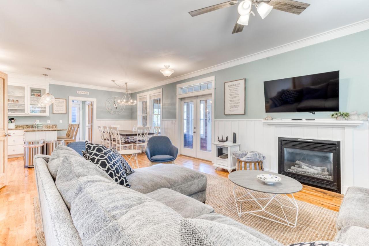 The Jamm House With Arcade And Hot Tub Holiday home Lincoln City