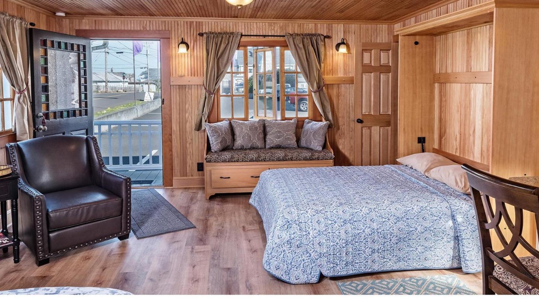 Whistling Winds Motel