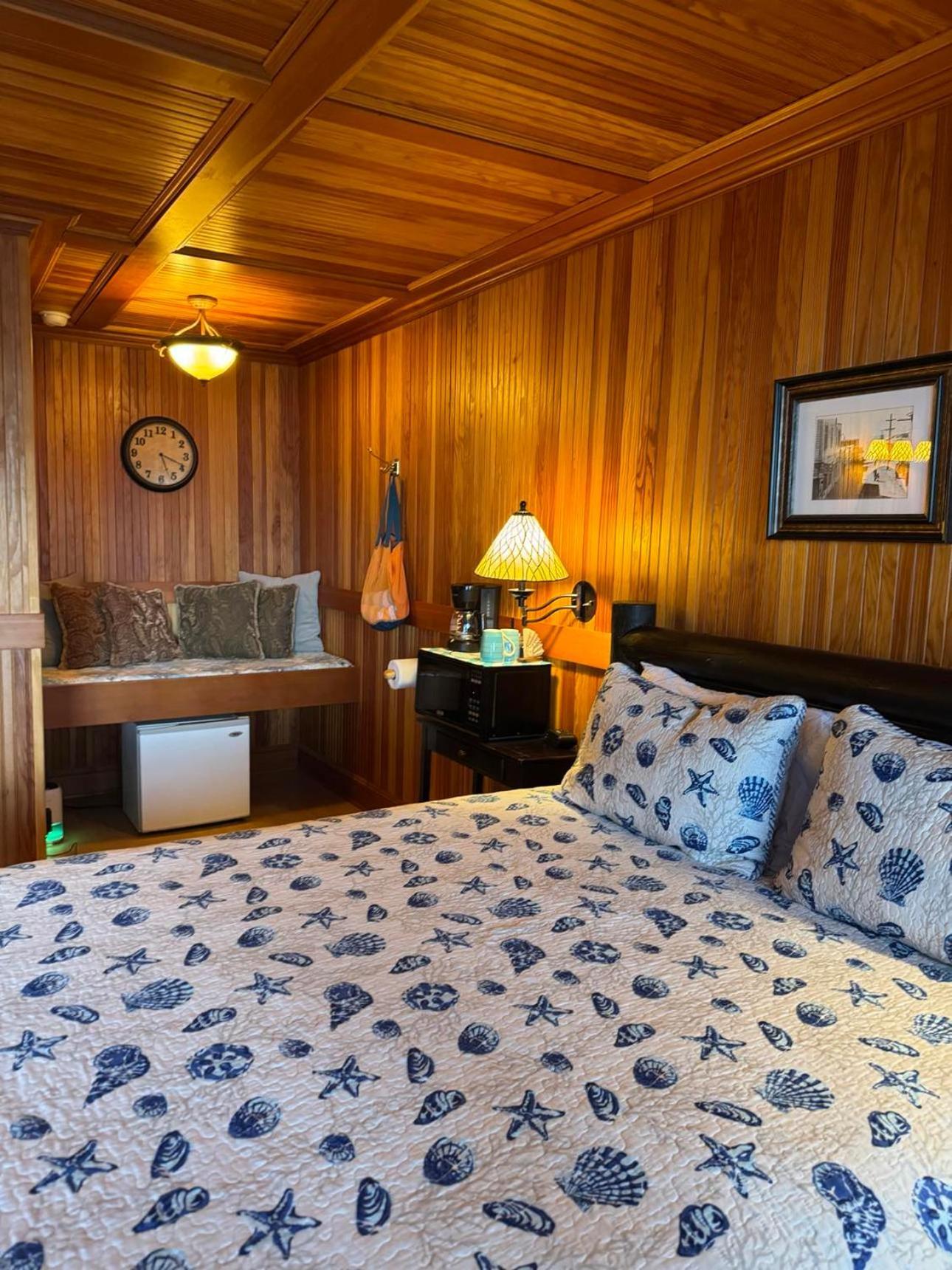 Motel Whistling Winds 2*