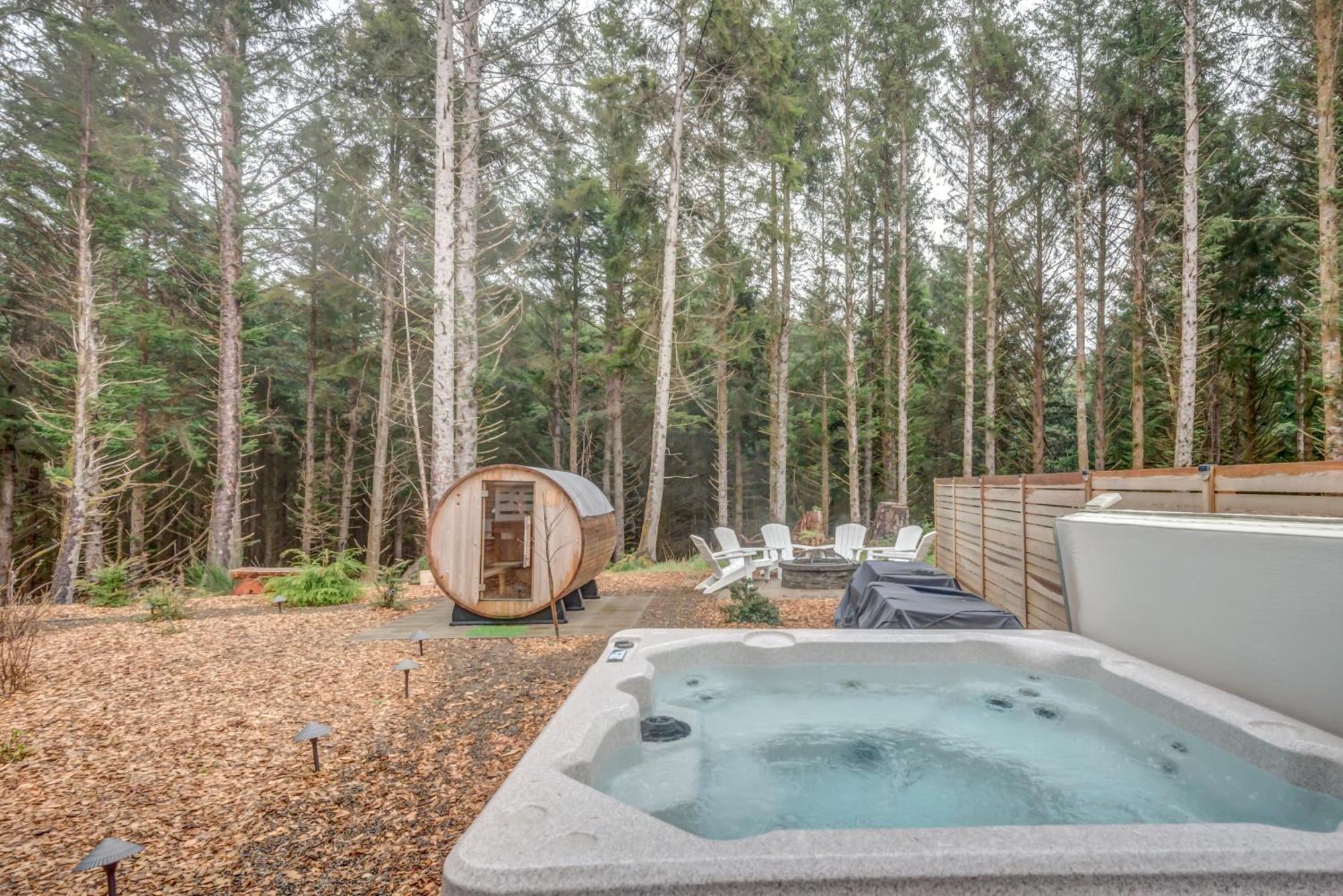 Holiday home Cozy Coastal Retreat W/ Ocean And Forest Views Lincoln City